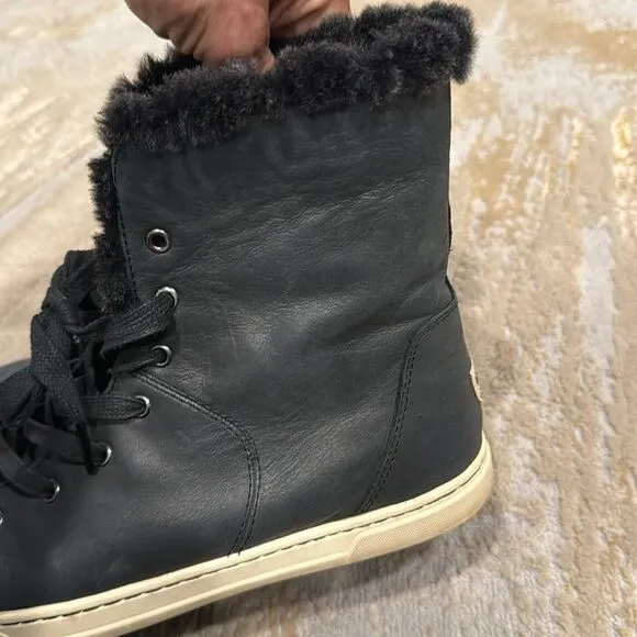 Ugg Sherpa leather suede lace up boots black size 9 in good pre owned condition