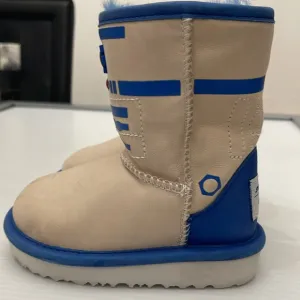 UGG STAR WARS CLASSIC II R2-D2 DROIDS BLUE BOOTS KIDS 1-3 Years SIZE 6
