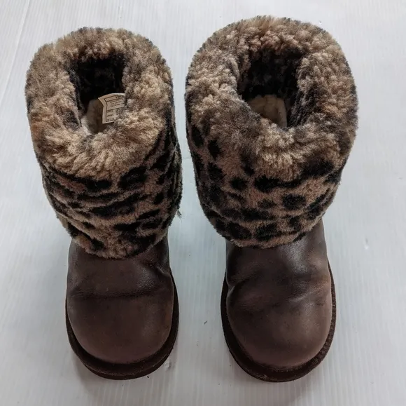 UGG Stout Leather Animal Leopard Boots Youth Sz 3