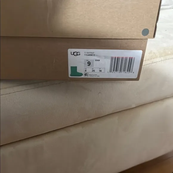 UGG T Classic 2
