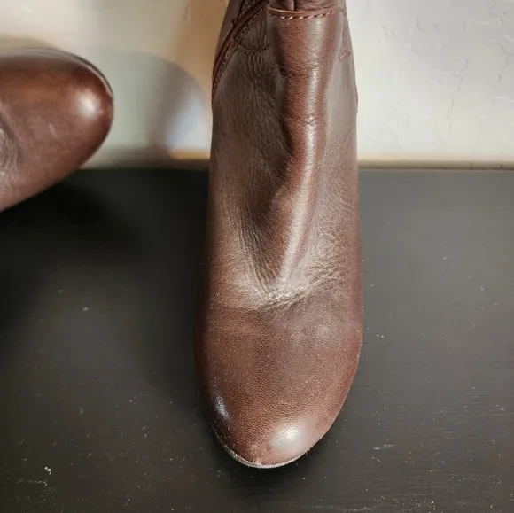 UGG Tall Brown Leather Fur Heeled Boots Size 7.5M
