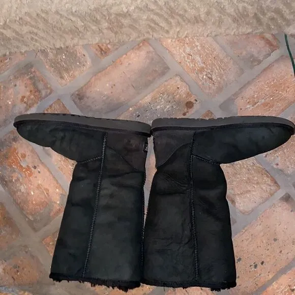 UGG tall classic black boots size 6 suede leather fur lining