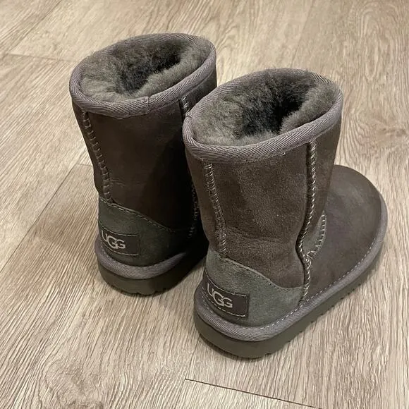 UGG Toddler Boots Size 7 Suede Shearling Classic II Gray