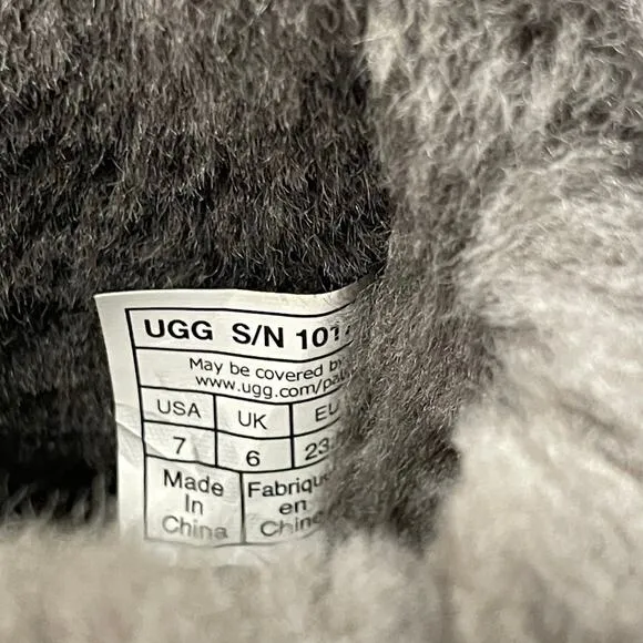 UGG Toddler Boots Size 7 Suede Shearling Classic II Gray