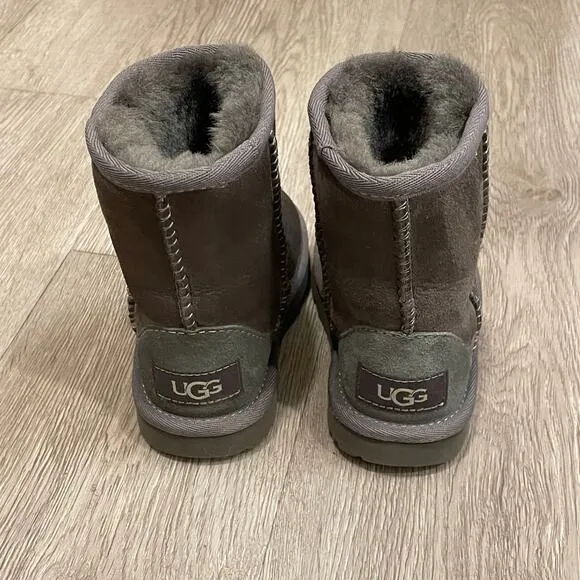 UGG Toddler Boots Size 7 Suede Shearling Classic II Gray