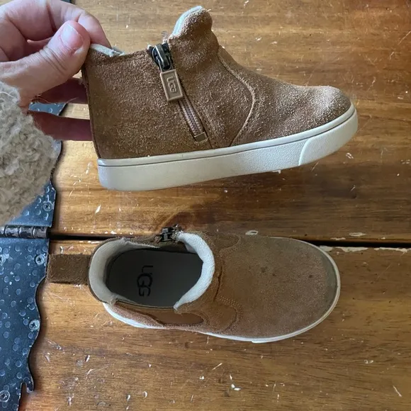 Ugg Toddler T Hamden II Trainer Ankle Boot Sz 8 Eu 25