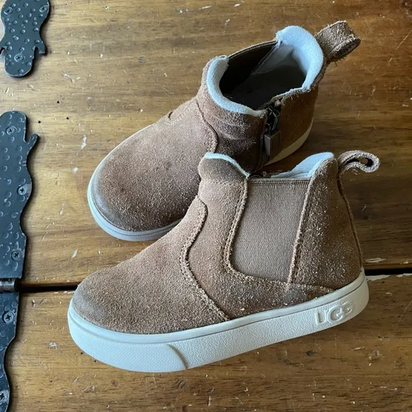 Ugg Toddler T Hamden II Trainer Ankle Boot Sz 8 Eu 25