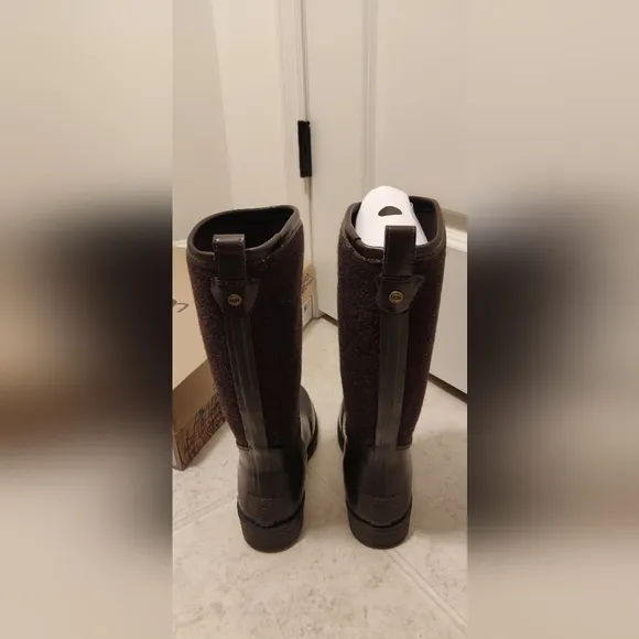 UGG Waterproof Reignfall Chocolate Brown Slip on Boots sz. 5