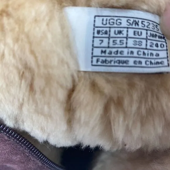 UGG Women 5235 Classic Tall Boots Size 7 Sheepskin Shearling Zipper Comfort