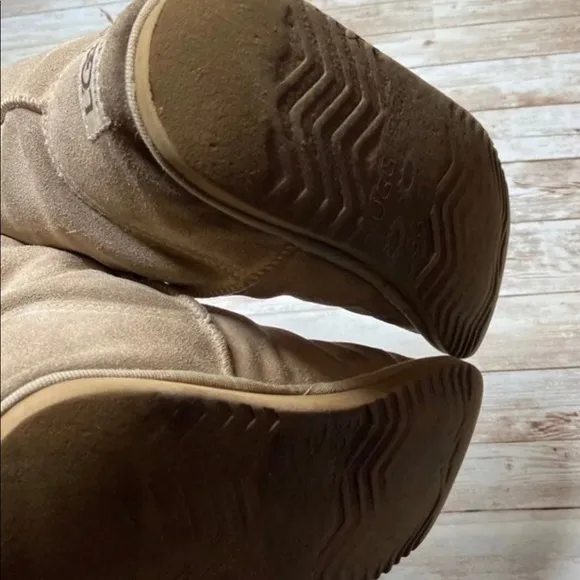 UGG WOMEN CLASSIC BOOTS SIZE 7-8