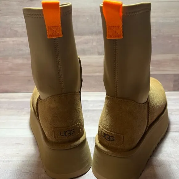 Ugg Women's Chestnut Classic Dipper Platform Boots  Size: 9