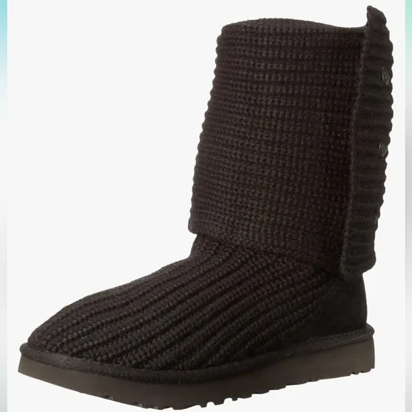 UGG Women’s Classic Cardy Size 5