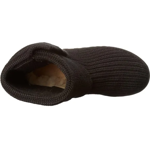 UGG Women’s Classic Cardy Size 5