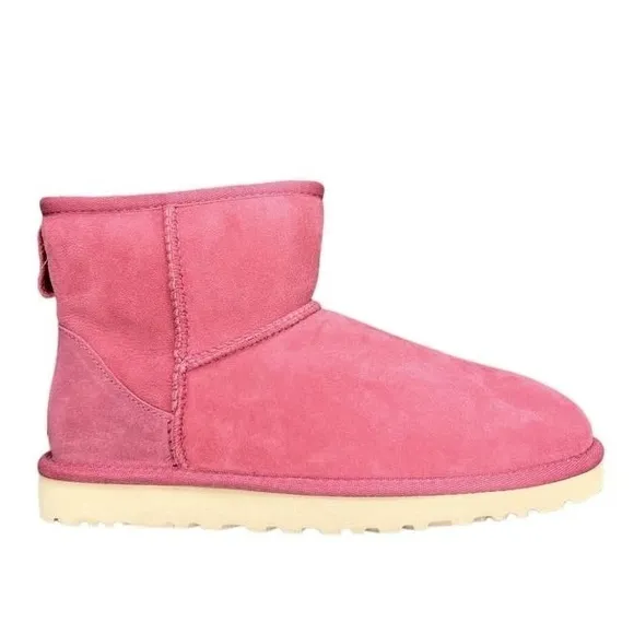 UGG Womens Classic Mini Boots Size 7