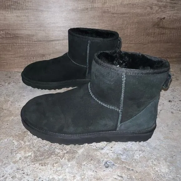 UGG Women's Classic Mini II Boots Size 9 Black 1016222 Sheepskin Ankle Slip On