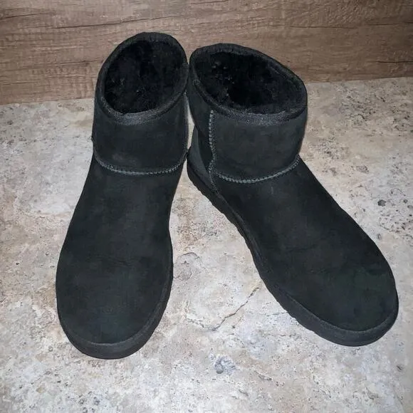 UGG Women's Classic Mini II Boots Size 9 Black 1016222 Sheepskin Ankle Slip On