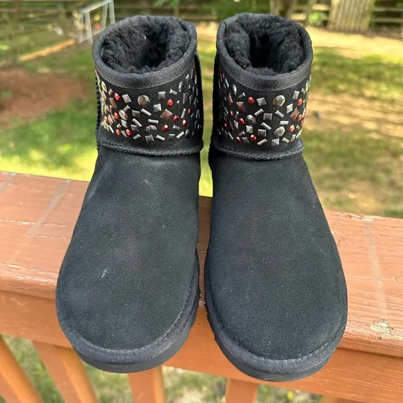 UGG Womens Classic Mini Studs‎ ll Boots 6
