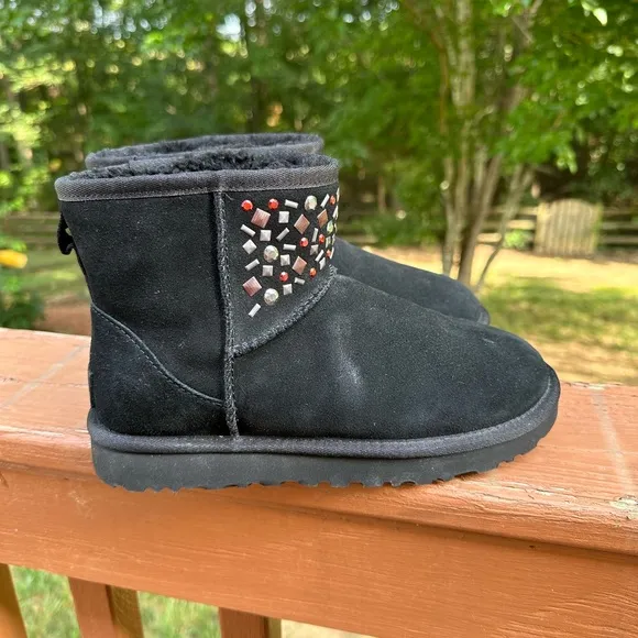 UGG Womens Classic Mini Studs‎ ll Boots 6