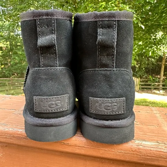 UGG Womens Classic Mini Studs‎ ll Boots 6