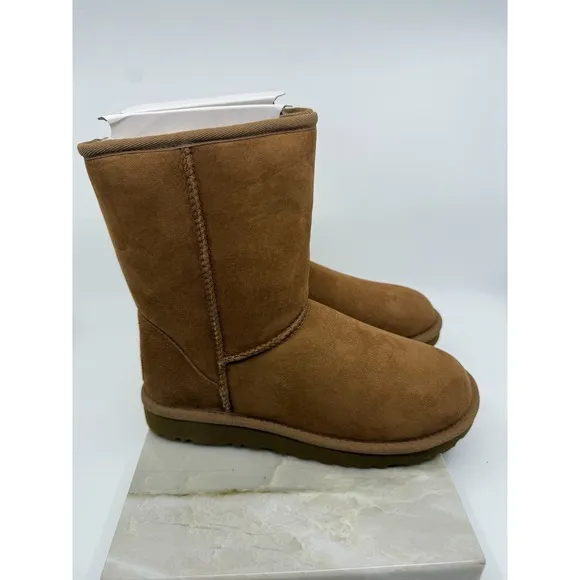 UGG Women's Classic Suede Short II Chestnut Slip On Boots 1016223 Size 7 NEW