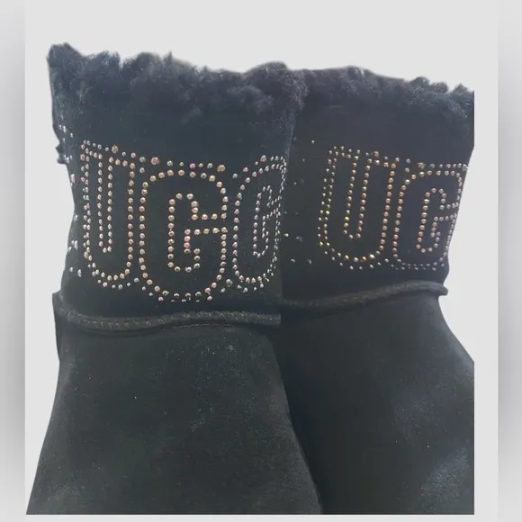 Ugg Women's Classic Ugg Gem Mini black Size US 6