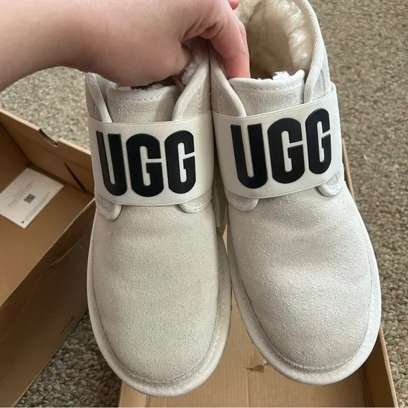 UGG Women's Neumel II Graphic Chukka Boots White Size 8