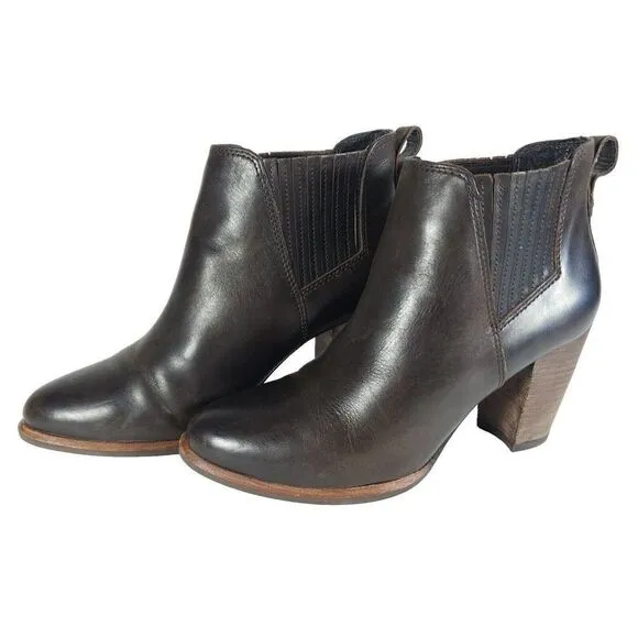 UGG Women's Poppy US 7 Brown Leather Heeled Pull on Chelsea Booties Boots