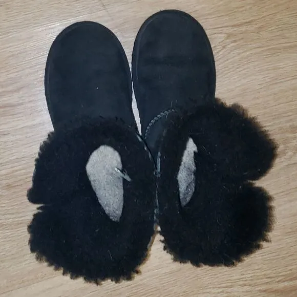 Ugg Black Leather Woollined Boots