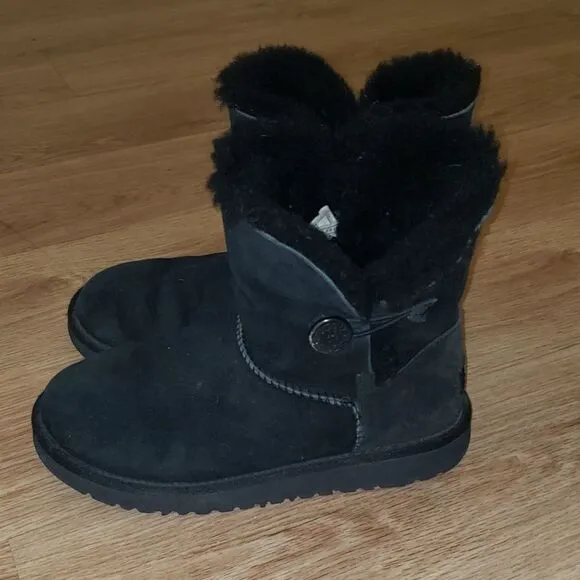Ugg Black Leather Woollined Boots