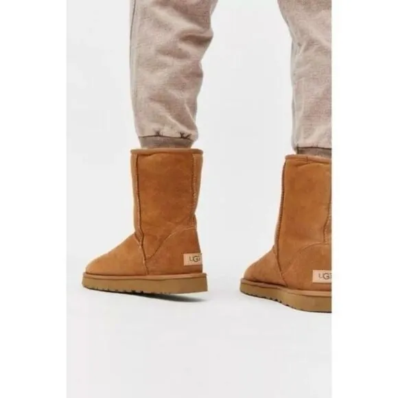 Ugg Classic II boots in chestnut