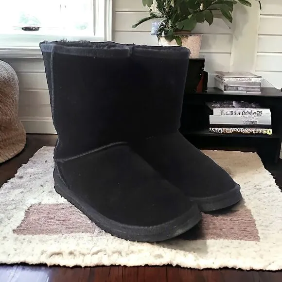 Ugg Classic Short Boot US Sz 7 Black Suede Wool Sheepskin Y2K Bootie Womens