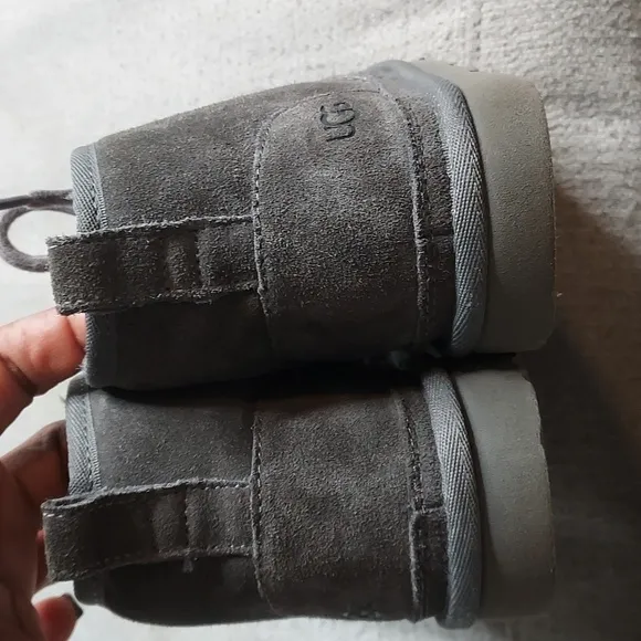 Uggs Neumel 11 Chukka Kids gray boots Sz 1