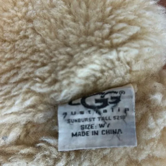 UGG's sundance boots size 7 tan  suede shearling