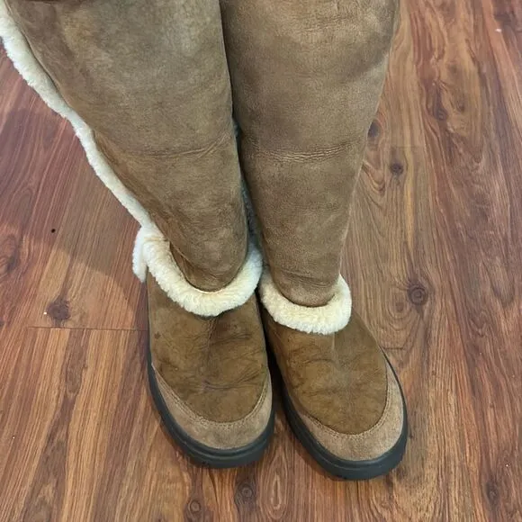 UGG's sundance boots size 7 tan  suede shearling