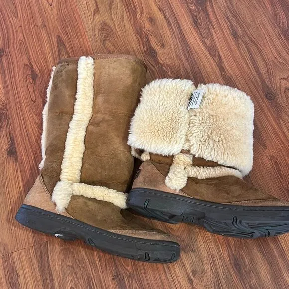 UGG's sundance boots size 7 tan  suede shearling