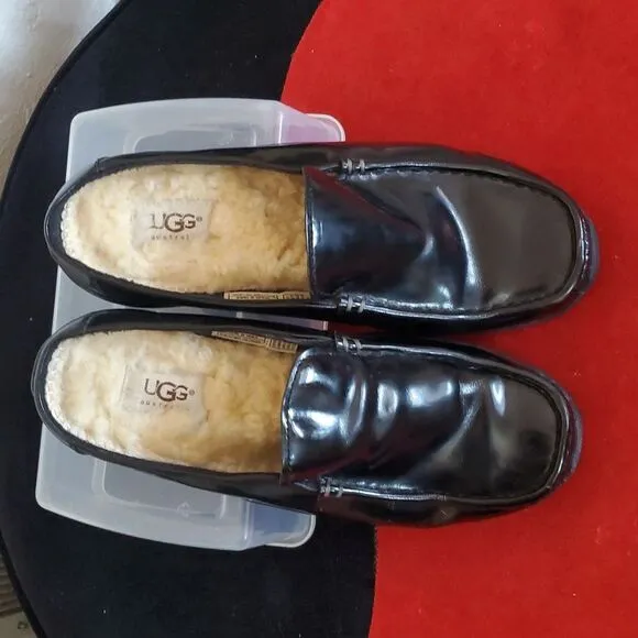 UGG Slip on Black Patent Leather Loafers with Sherpa Lining Size 9