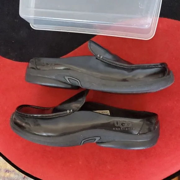 UGG Slip on Black Patent Leather Loafers with Sherpa Lining Size 9