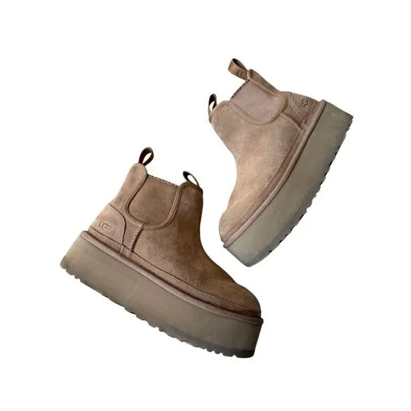 Ugg Womens Boots Neumel size 9 Platform Tan Chelsea Slip-On Ankle Chelsea Suede