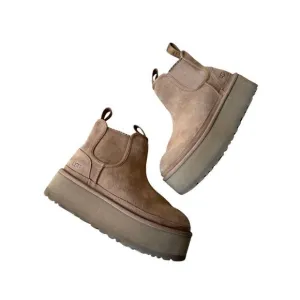 Ugg Womens Boots Neumel size 9 Platform Tan Chelsea Slip-On Ankle Chelsea Suede