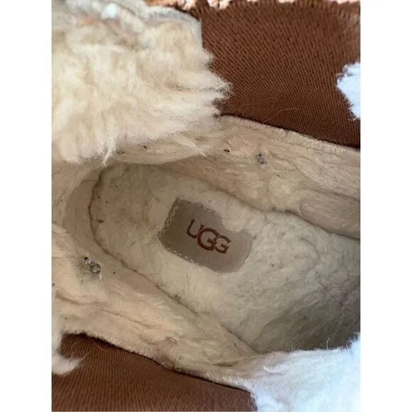 Ugg Womens Boots Neumel size 9 Platform Tan Chelsea Slip-On Ankle Chelsea Suede