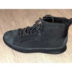 Under Armour Sz 7 UAS Club Canvas Suede Boots Men Light Black 1310043-001 NEW
