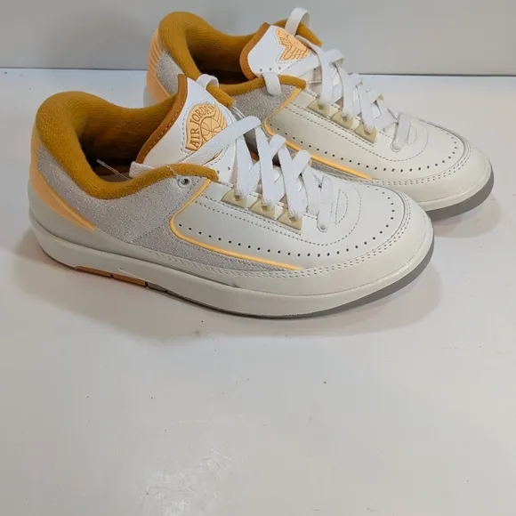 Unisex Air Jordan 2 Retro Low Melon Tint Mens Size  4.5  Woman Size 6