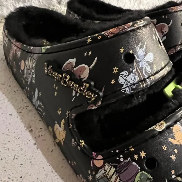 Unisex Sandals Crocs Classic Vera‎ Bradley x Harry Potter Fuzzy Sandal  M9/W11
