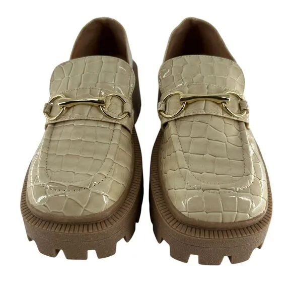 Urban Outfitters Loafers Womens 7 Cream Faux Patent Leather Chunky Platform NEW