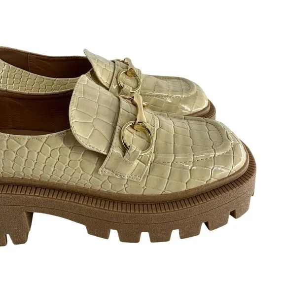 Urban Outfitters Loafers Womens 7 Cream Faux Patent Leather Chunky Platform NEW