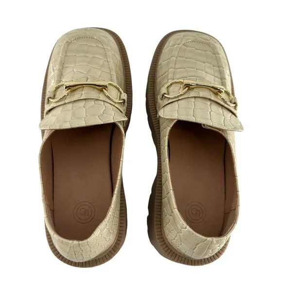 Urban Outfitters Loafers Womens 7 Cream Faux Patent Leather Chunky Platform NEW