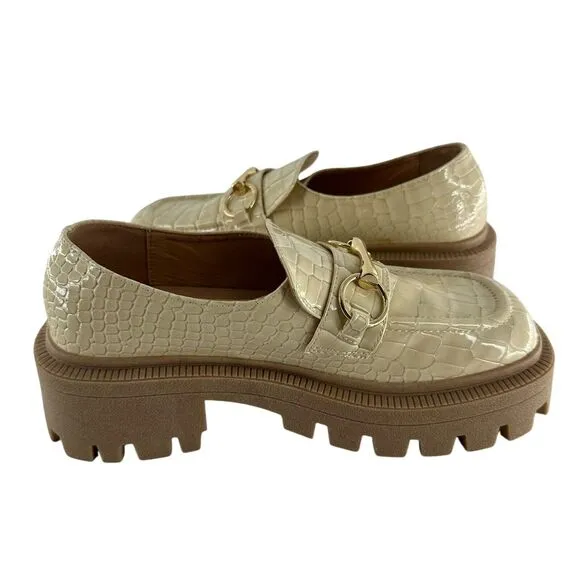 Urban Outfitters Loafers Womens 7 Cream Faux Patent Leather Chunky Platform NEW