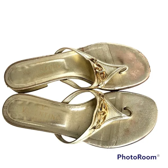 Valentino Garavani Metallic Gold Leather Flat Sandals Women’s Size 37