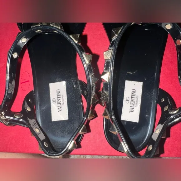 Valentino Garavani Rockstud Jelly Flat Gladiator Sandals - EUC - Sz 39
