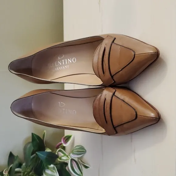 Valentino Garavani | Tan Leather Heeled Loafers Sz 37
